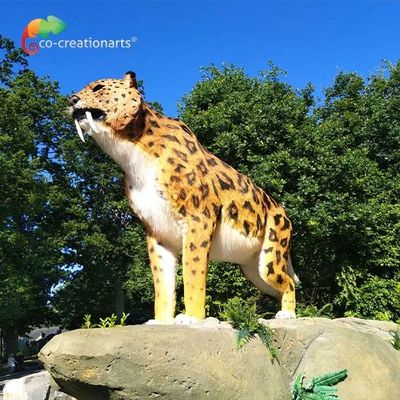 Harga yang bagus Sun Proof Animatronics Hewan Realistis Sabre Wulf Untuk Taman Safari on line