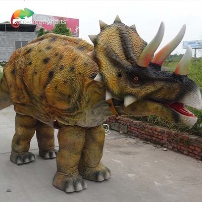 Dua Kostum Dinosaurus Triceratops Dewasa