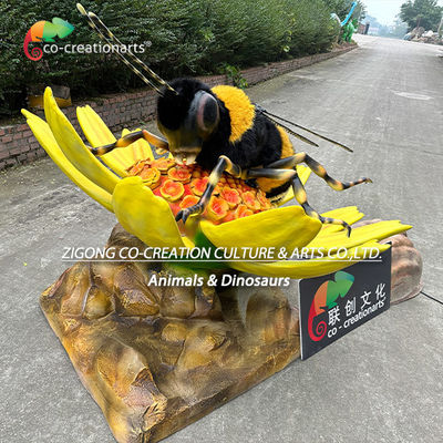 Serangga Animatronic Disesuaikan Lebah Animatronic Dengan Bunga Untuk Dekorasi Taman Hiburan