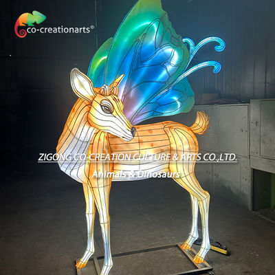 Lentera Festival Rusa Terpesona Agung dengan Sayap Kupu-kupu Biru-Hijau yang Semarak | Kesenian Tiongkok