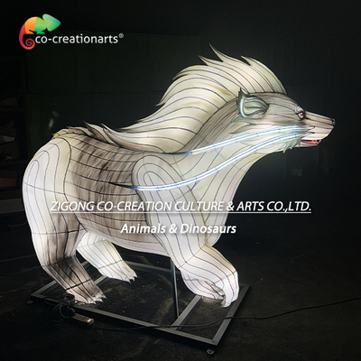 Harga yang bagus Patung Lentera Musang Putih Futuristik Dengan Puncak Mohawk LED & Ekor Naga on line